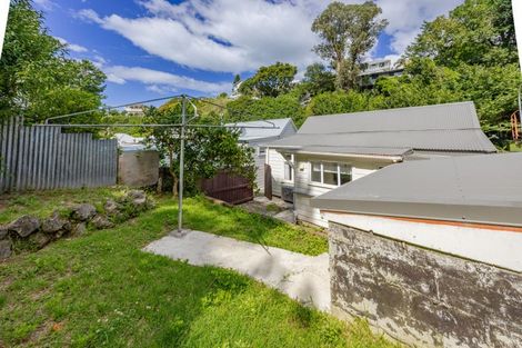 Photo of property in 27 Milton Road, Bluff Hill, Napier, 4110