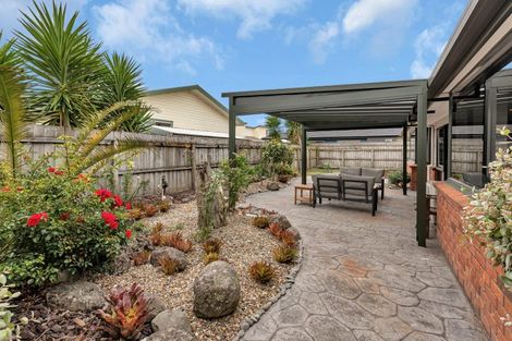 Photo of property in 13 Bermuda Place, One Tree Point, 0118