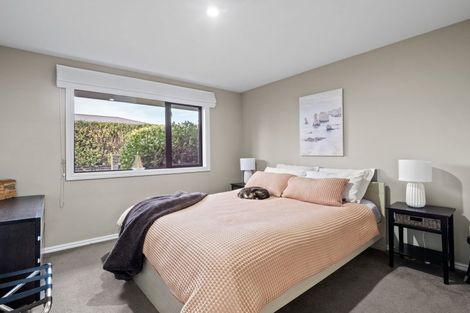 Photo of property in 1 Manorburn Place, Lake Hayes, Queenstown, 9304