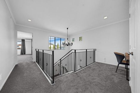 Photo of property in 26 Thornbury Crescent, East Tamaki Heights, Auckland, 2016