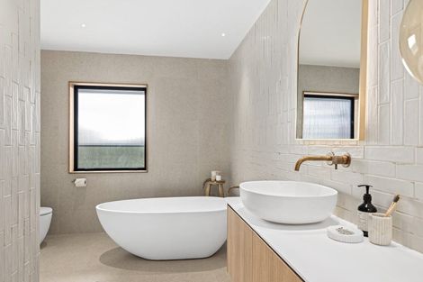 Photo of property in 2 Kauri Drive, Sandspit, Warkworth, 0982