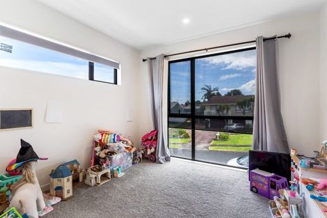 Photo of property in 3b Sheralee Place, Bucklands Beach, Auckland, 2014