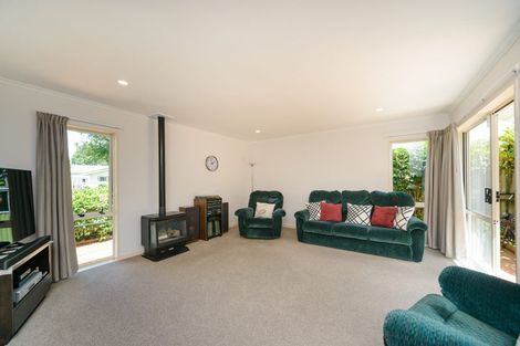 Photo of property in 3 The Glen, Hokowhitu, Palmerston North, 4410