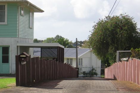 Photo of property in 6a Sarona Avenue, Glen Eden, Auckland, 0602