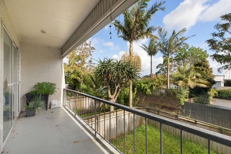 Photo of property in 10/32 Blockhouse Bay Road, Avondale, Auckland, 1026