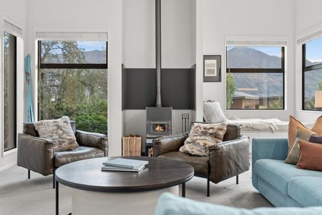Photo of property in 1 Kirimoko Crescent, Wanaka, 9305