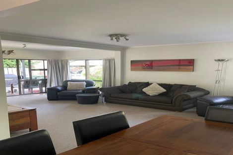 Photo of property in 11-13 Pritchard Street, Newlands, Wellington, 6037
