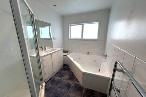 Photo of property in 104 Te Atatu Road, Te Atatu South, Auckland, 0610