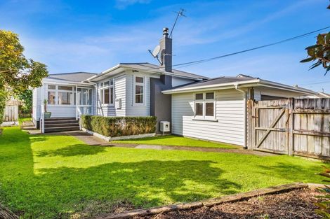 Photo of property in 43 Lismore Street, Strandon, New Plymouth, 4312