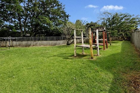 Photo of property in 20 Serwayne Place, Sunnyvale, Auckland, 0612