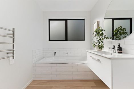 Photo of property in 64 Muster Road, Jacks Point, 9371