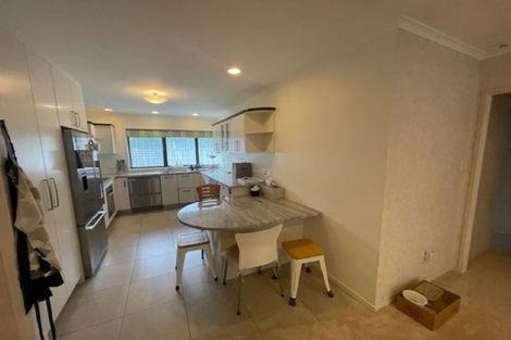 Photo of property in 6 Headcorn Place, Botany Downs, Auckland, 2010