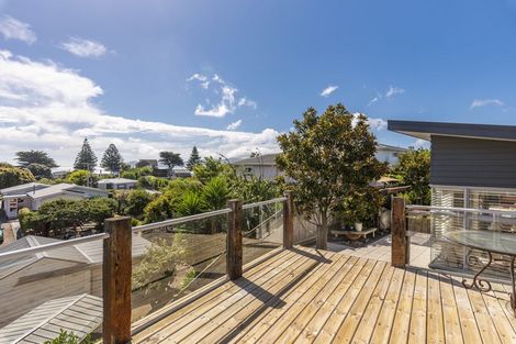 Photo of property in 11 Metzenthin Close, Raumati South, Paraparaumu, 5032