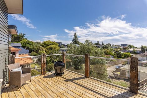 Photo of property in 11 Metzenthin Close, Raumati South, Paraparaumu, 5032
