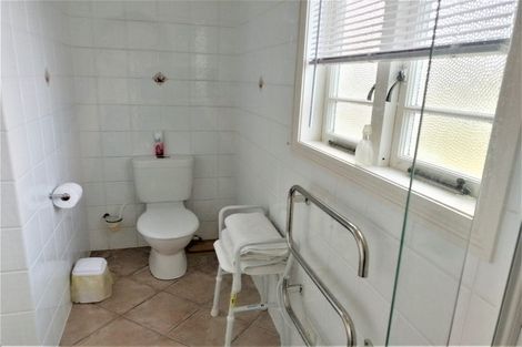 Photo of property in 11 Darlington Street, Ngatea, 3503