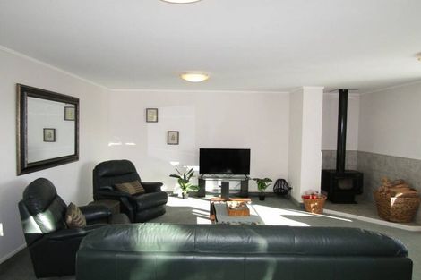 Photo of property in 1/5 Hampstead Place, Richmond Heights, Taupo, 3330