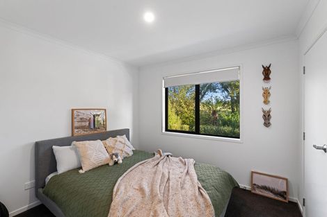 Photo of property in 6 Tarara Lane, Kumeu, 0810