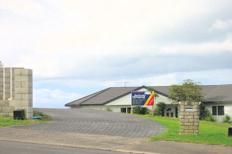 Photo of property in 18 Savoy Road, Orewa, 0931