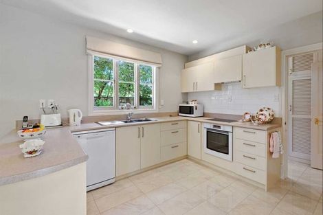 Photo of property in 12 Makora Street, Fendalton, Christchurch, 8041