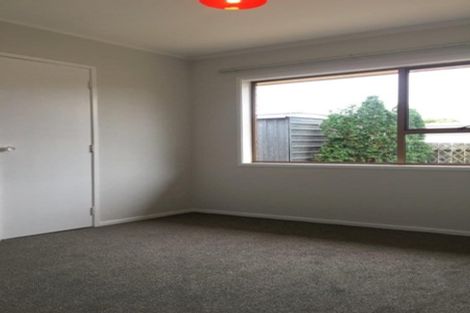 Photo of property in 6a Ballater Place, Highland Park, Auckland, 2010