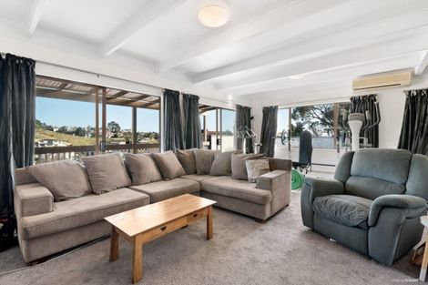 Photo of property in 119 Browns Bay Road, Browns Bay, Auckland, 0630