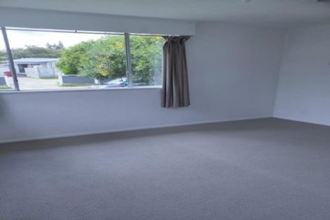 Photo of property in 2 Prestige Place, Maoribank, Upper Hutt, 5018