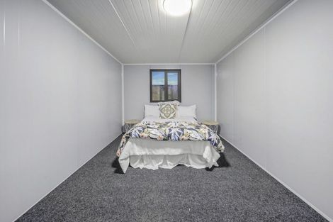 Photo of property in 17 Lane Road, Weymouth, Auckland, 2103