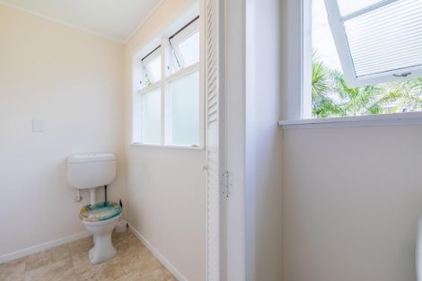 Photo of property in 1/7 Blacklock Avenue, Henderson, Auckland, 0612