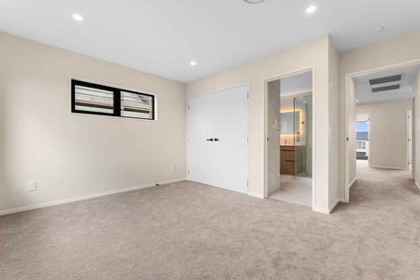 Photo of property in 12 Harbourside Parade, Hobsonville, 0616