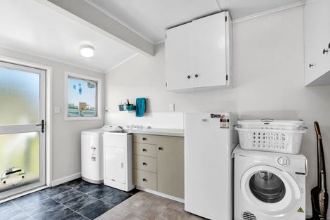 Photo of property in 2 Turuturu Road, Hawera, 4610