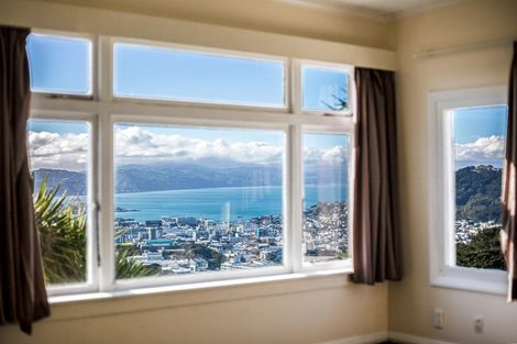 Photo of property in 15 Connaught Terrace, Brooklyn, Wellington, 6021