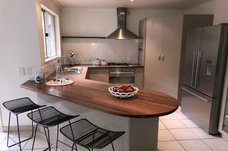 Photo of property in 8 Red Oak Place, Schnapper Rock, Auckland, 0632