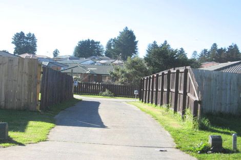 Photo of property in 42 Castlefinn Drive, Weymouth, Auckland, 2103