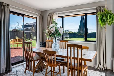 Photo of property in 70 Kingsdowne Drive, West Melton, 7618