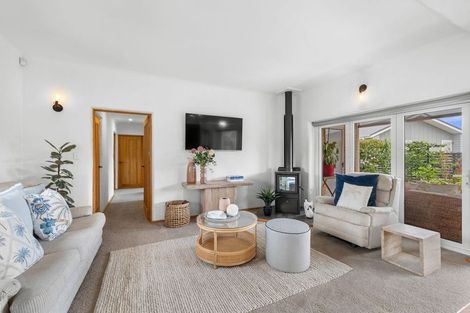 Photo of property in 10 Park Crescent, Mangawhai Heads, Mangawhai, 0505