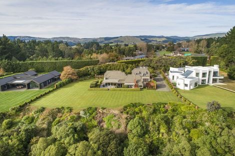 Photo of property in 38 Titirangi Drive, Fitzherbert, Palmerston North, 4471