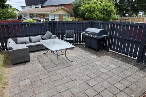 Photo of property in 4/7 Settlement Road, Papakura, 2110