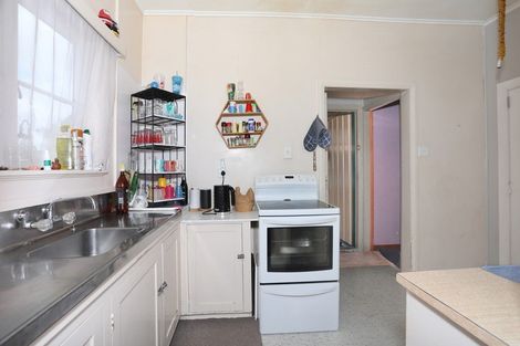 Photo of property in 25 Robert Street, Marton, 4710