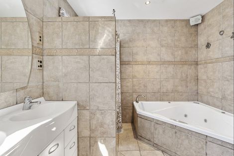 Photo of property in 117 Riverbank Road, Wanaka, 9382