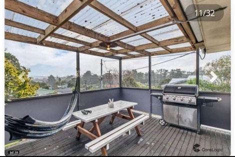 Photo of property in 1/10 Bishop Street, Green Bay, Auckland, 0604