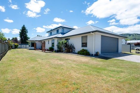 Photo of property in 137 Kenrigg Road West, Kinloch, Taupo, 3377