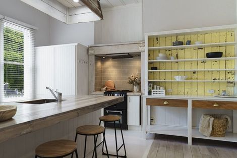 Photo of property in 1 Latham Street, Napier South, Napier, 4110