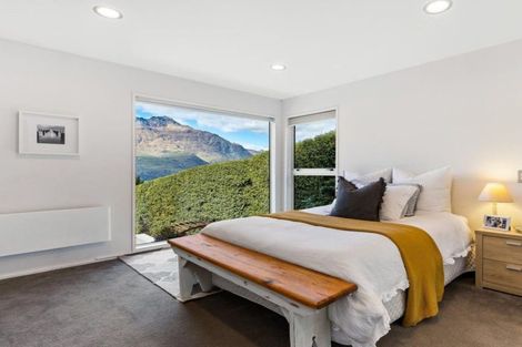 Photo of property in 1 Arawata Terrace, Fernhill, Queenstown, 9300