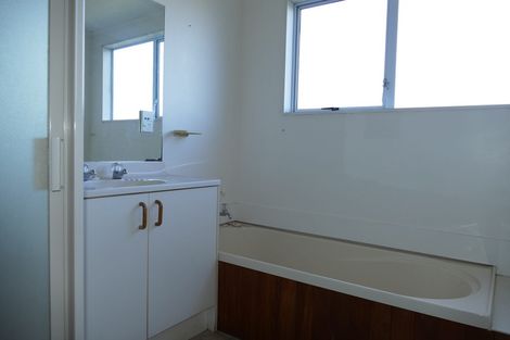 Photo of property in 2/9 Akehurst Avenue, New Lynn, Auckland, 0600