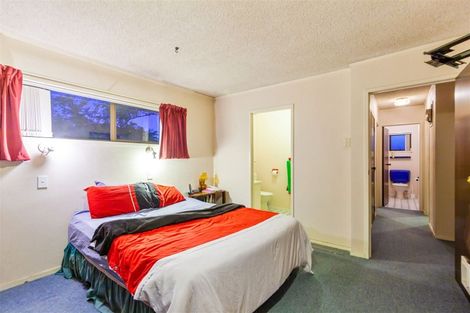 Photo of property in 212 Royal Road, Massey, Auckland, 0614