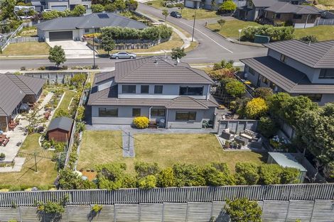 Photo of property in 19 Te Puia Drive, Aotea, Porirua, 5024