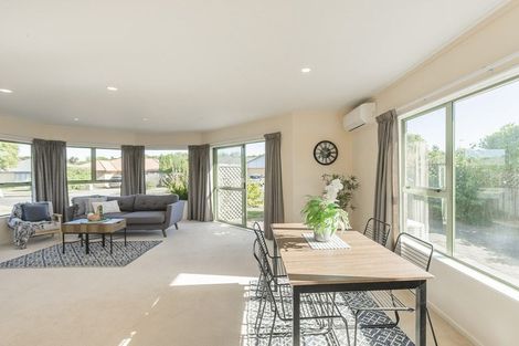 Photo of property in 102 Makarini Street, Paraparaumu, 5032