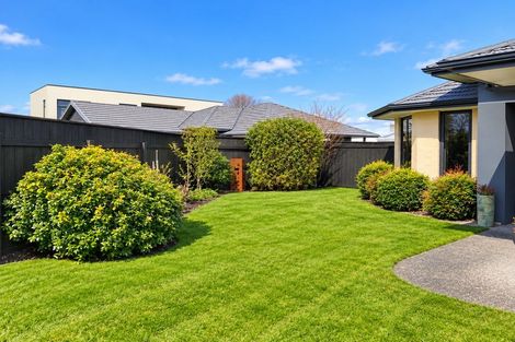 Photo of property in 2 Angus Place, Carterton, 5713