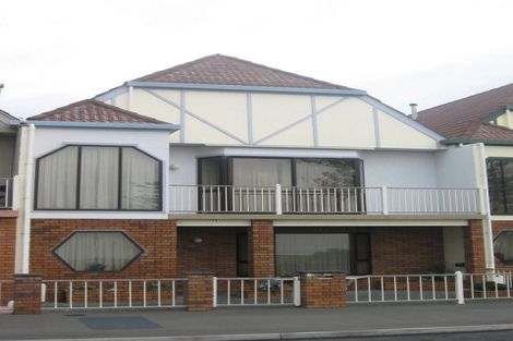 Photo of property in 423 Marine Parade, Napier South, Napier, 4110