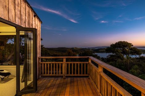 Photo of property in 19 Bella Vista Road, Omiha, Waiheke Island, 1081